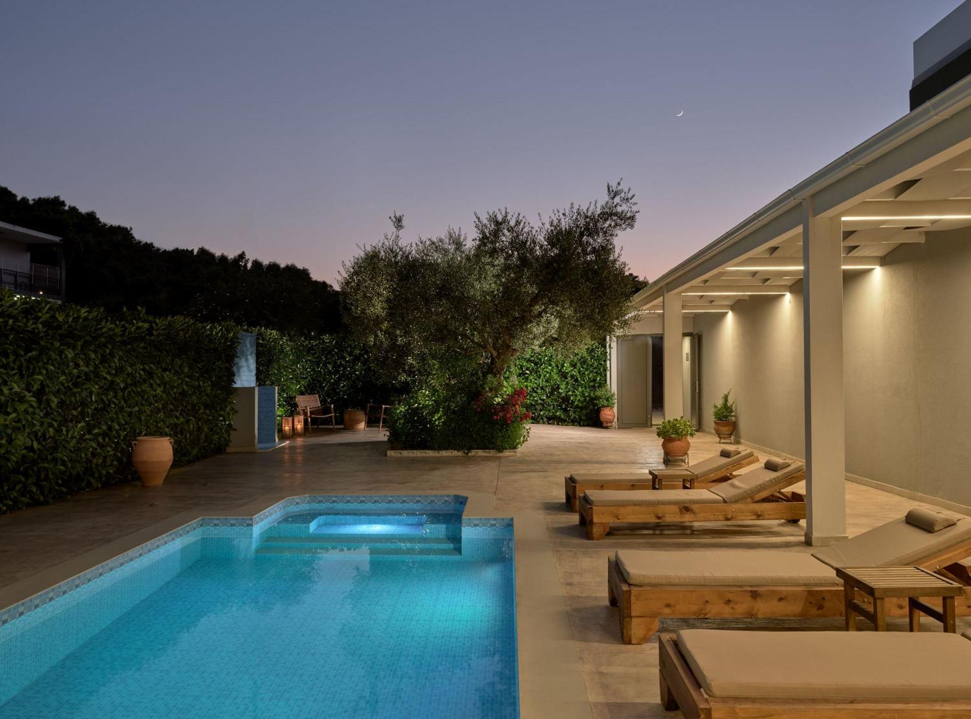 Jasmine Suites With Private Pool Циливи Екстериор снимка