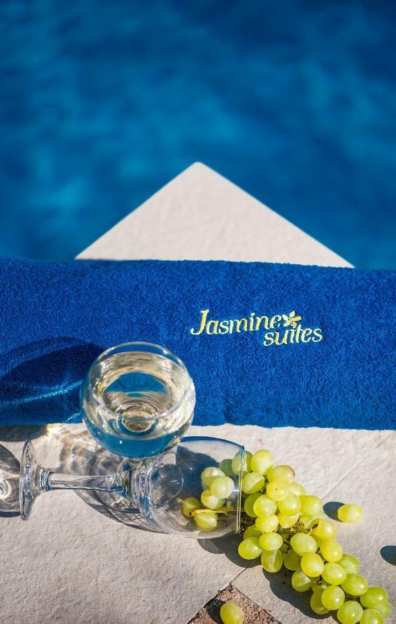 Jasmine Suites With Private Pool Циливи Екстериор снимка